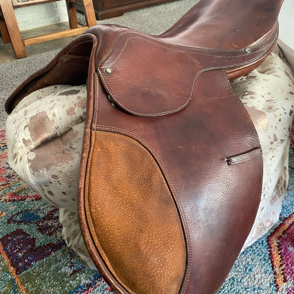 Rossi y Caruso 18” ap narrow tree English saddle